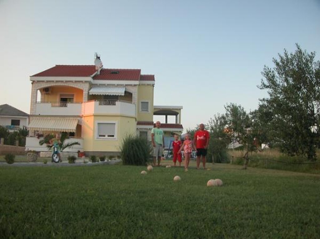Image 3810925 - 3