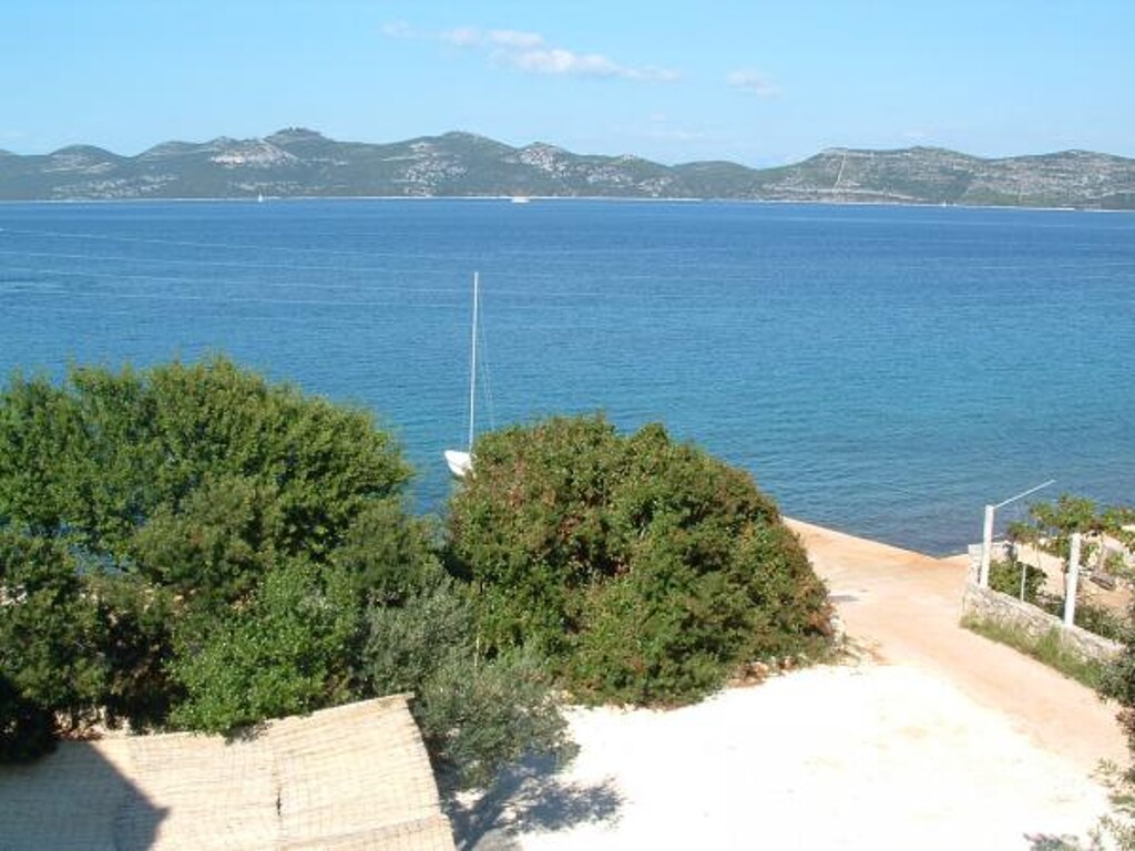 Image 3813331 - 4