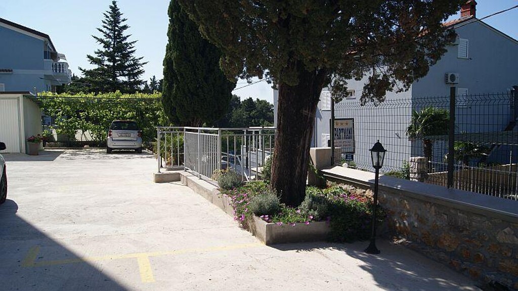 Image 3813007 - 7