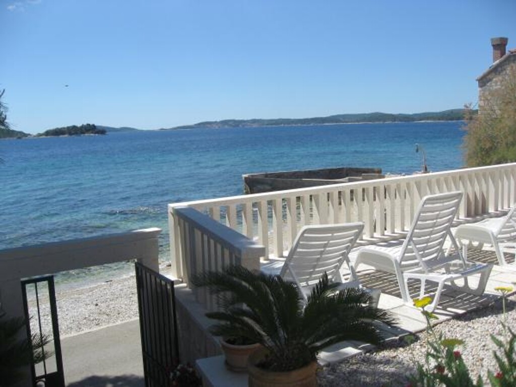 Image 3838505 - 33