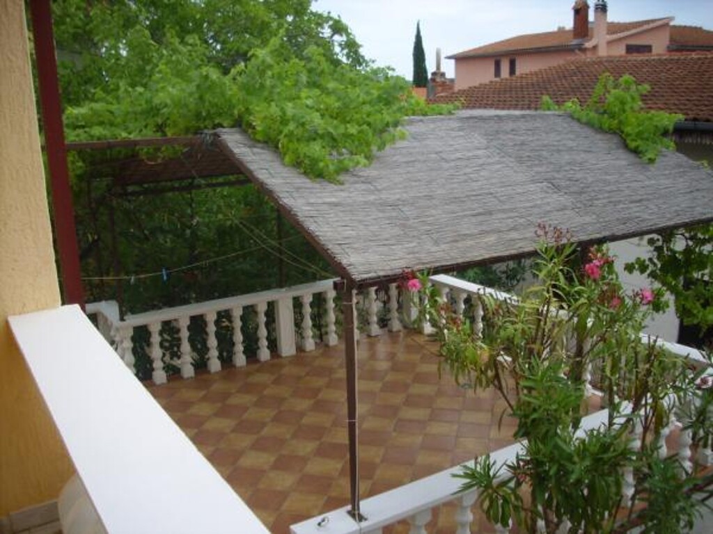 Image 3811330 - 10