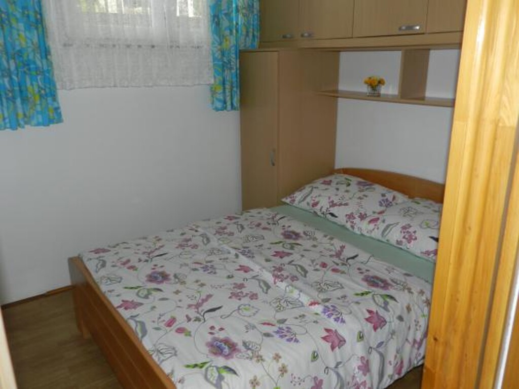 Image 3813978 - 9