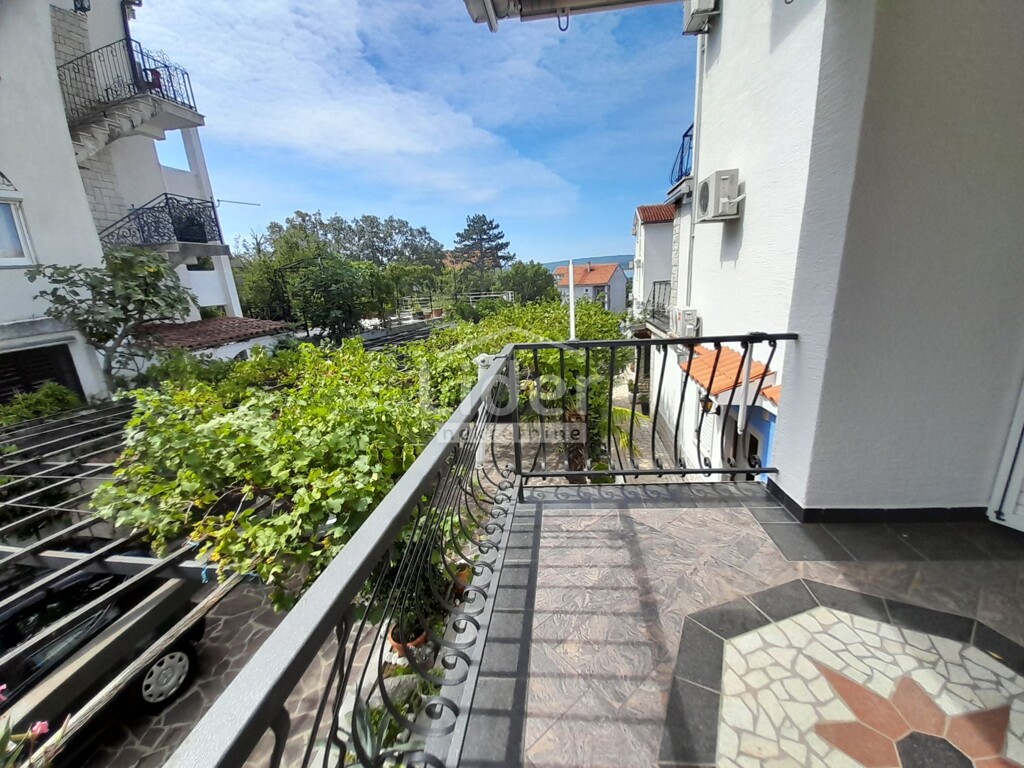 Image 6082432 - 22
