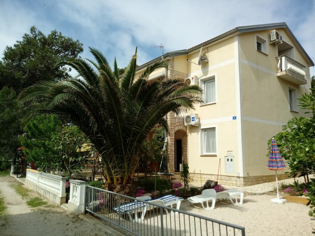 Image 3814525 - 1