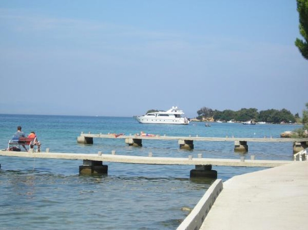 Image 3810919 - 17