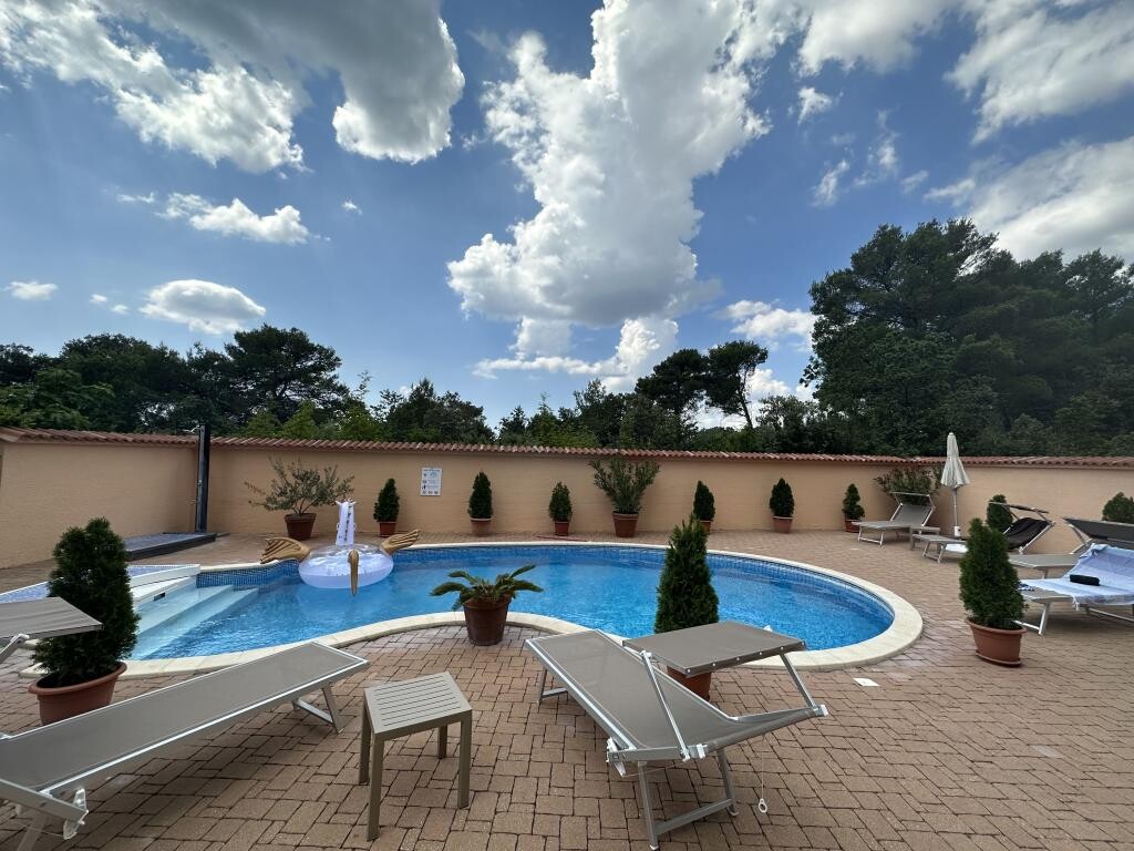 Image 3832244 - 8