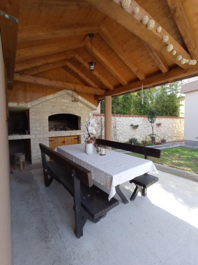 Image 3838502 - 6
