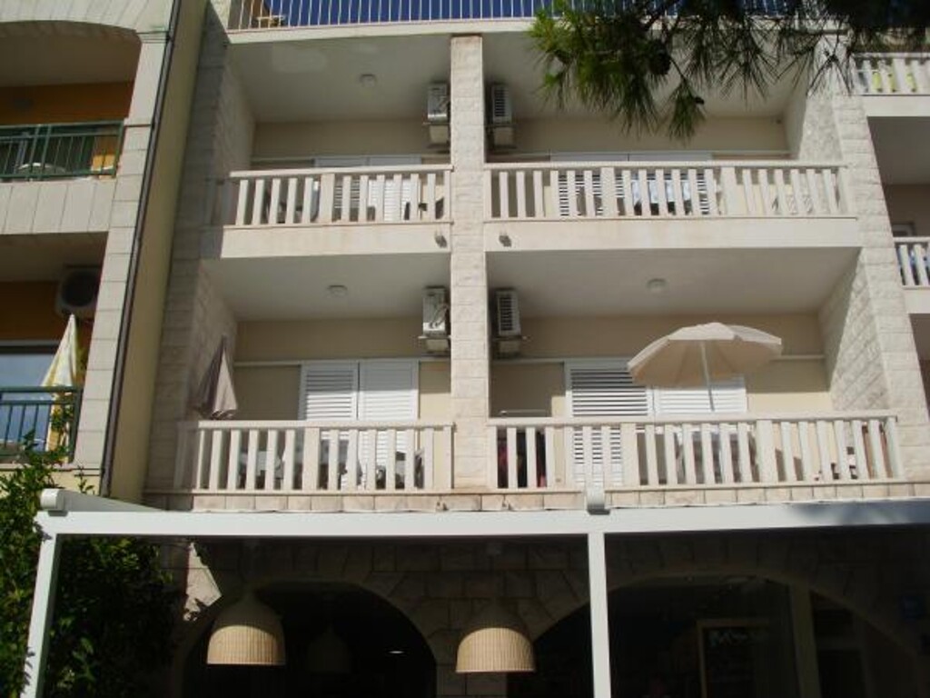 Image 3838910 - 4