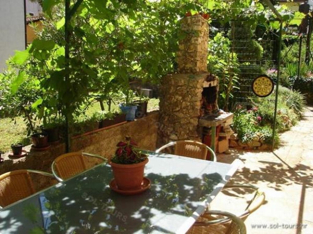 Image 3811886 - 7