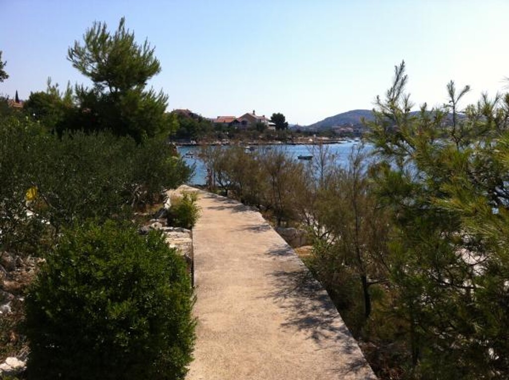 Image 3815032 - 9