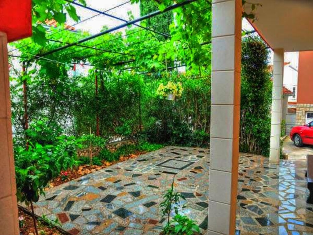 Image 3811982 - 4