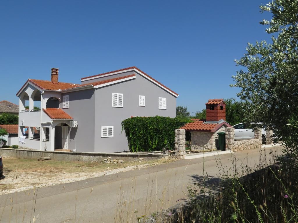 Image 3810552 - 5