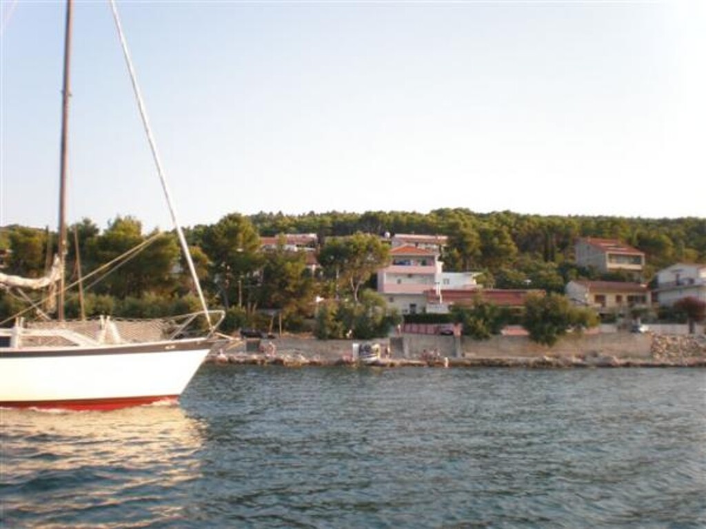 Image 3811980 - 7