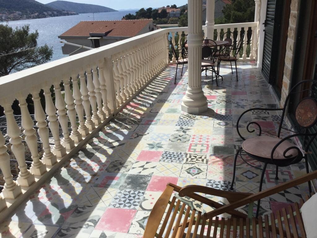 Image 3810644 - 5