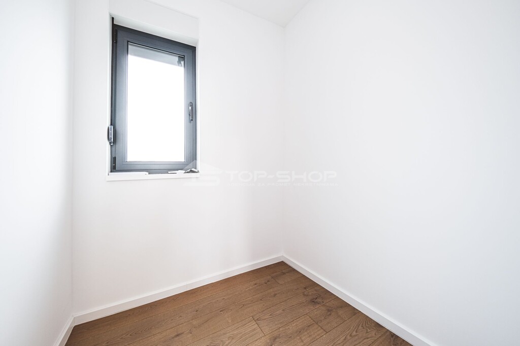 Image 6183610 - 17