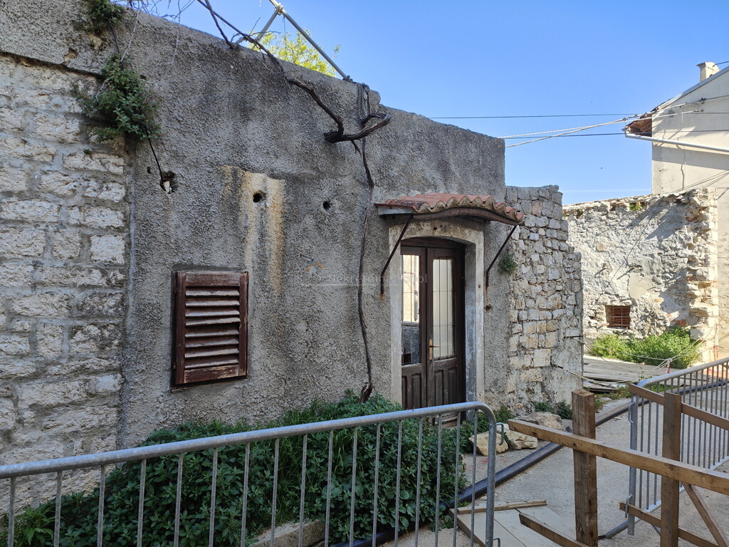 Image 10