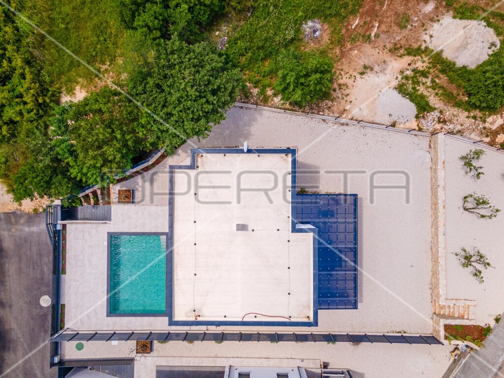 Image 6159106 - 3