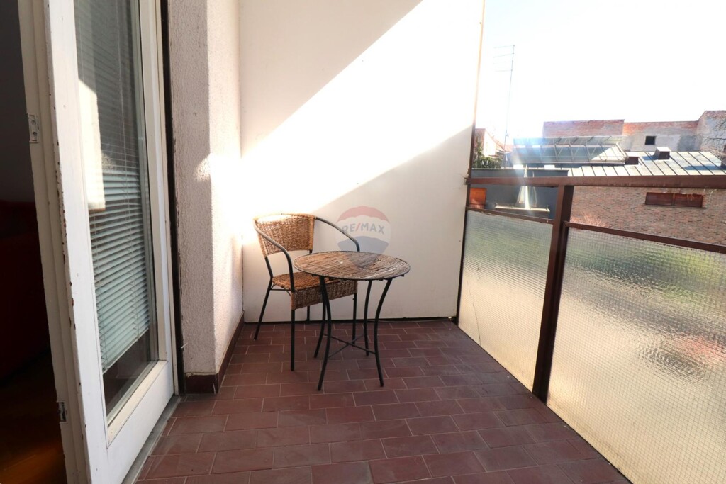 Image 6256538 - 9