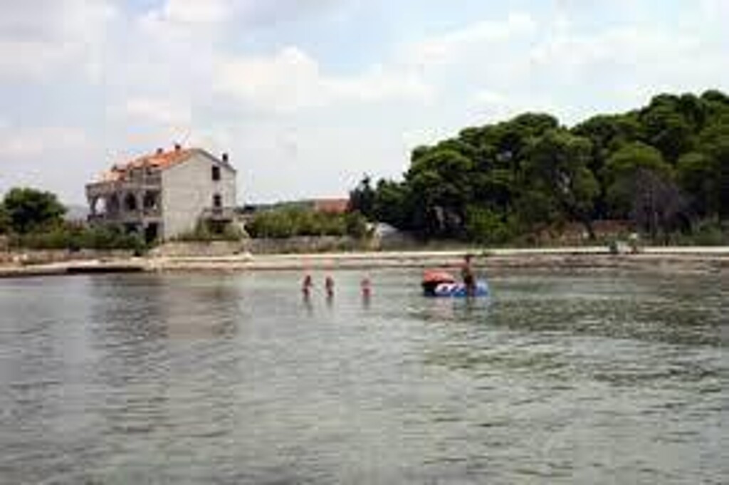 Image 3812134 - 3