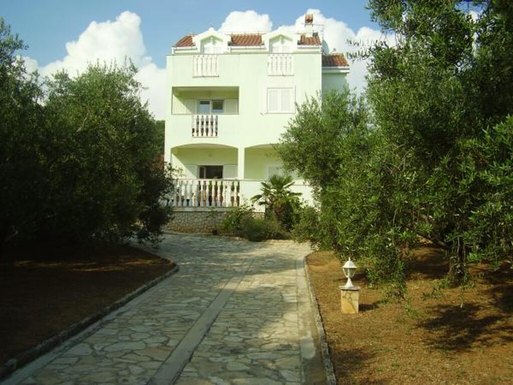 Image 3811856 - 1