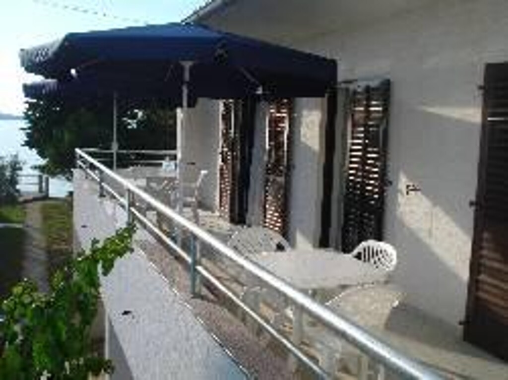 Image 3838612 - 6