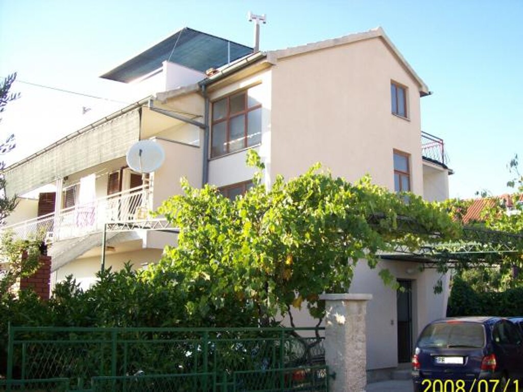 Image 3810878 - 3