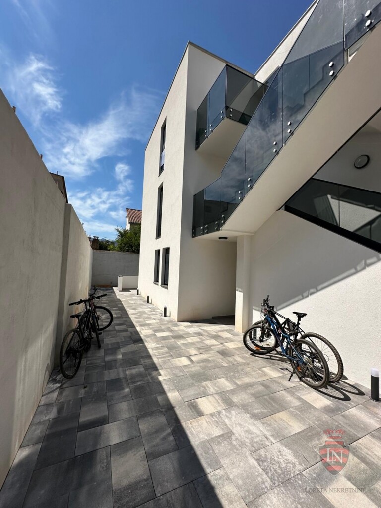 Image 10