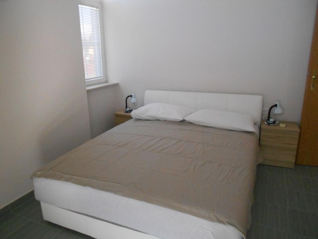 Image 3813372 - 9