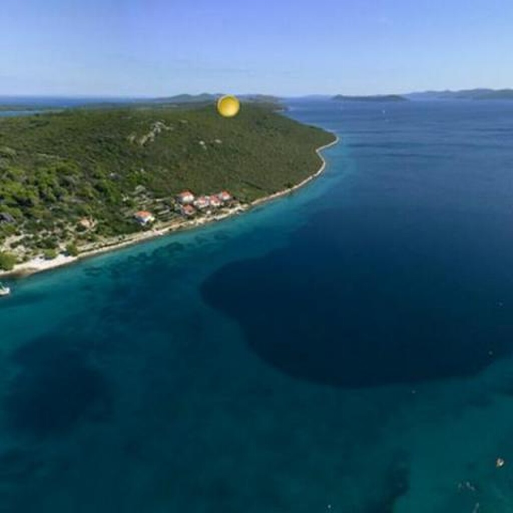 Image 3838892 - 6