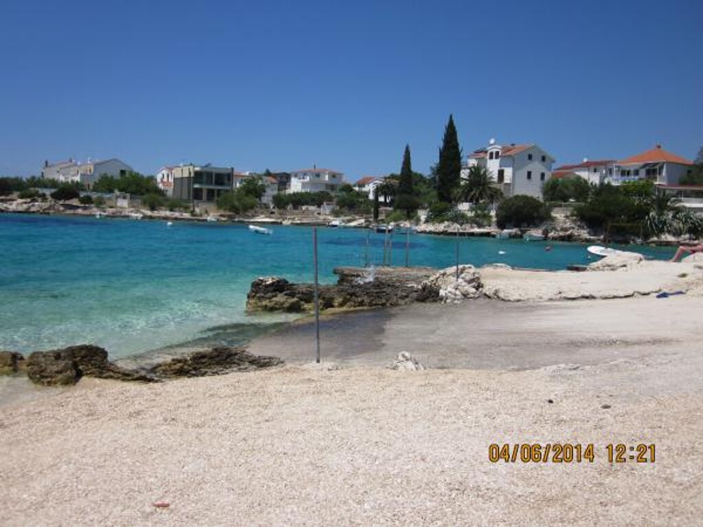 Image 3810536 - 8