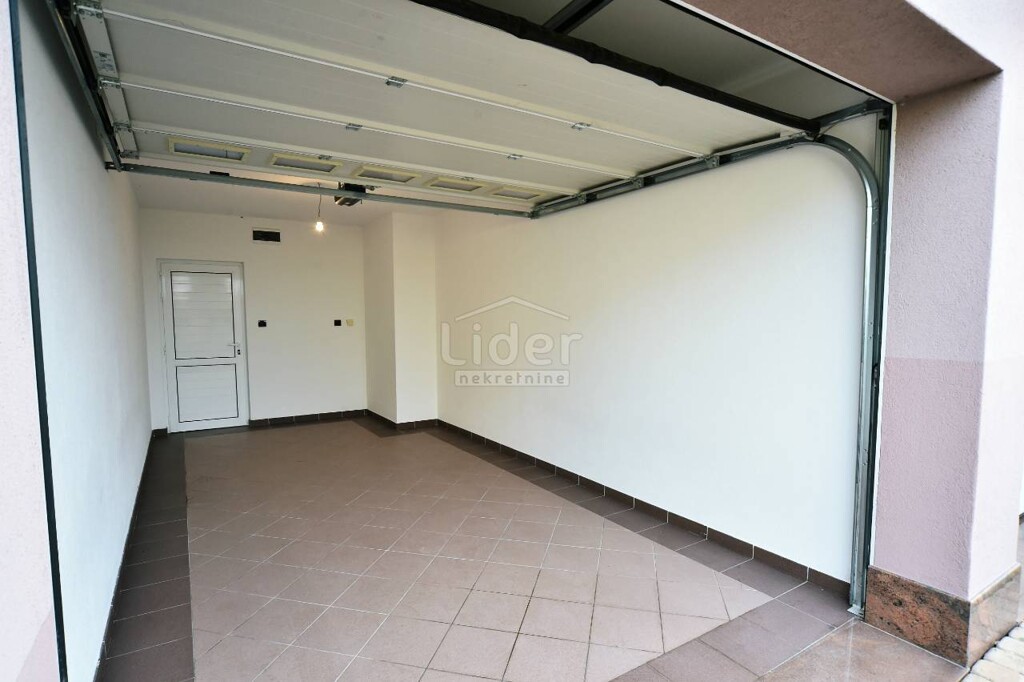 Image 2080800 - 13