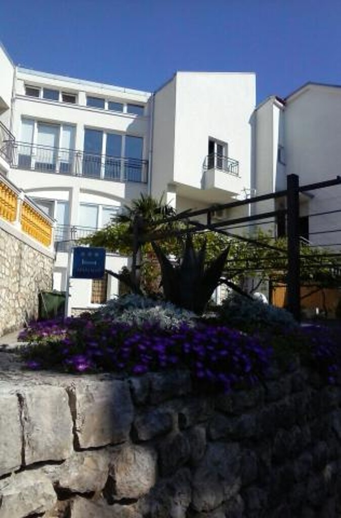 Image 3838524 - 5