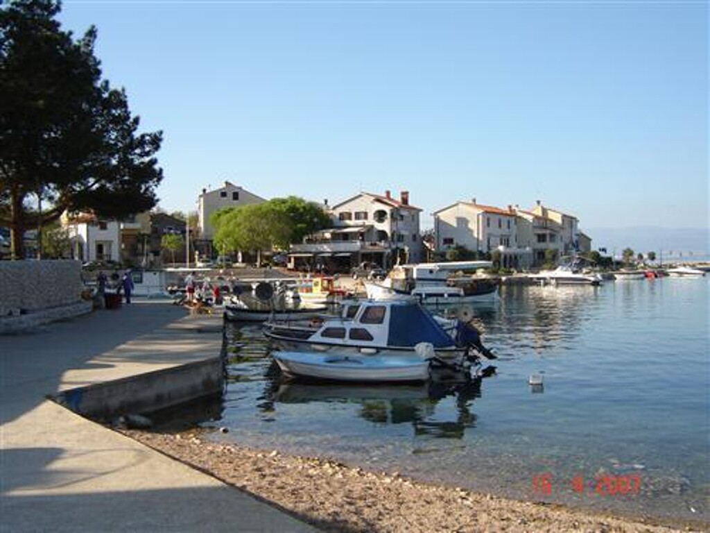 Image 3838730 - 17