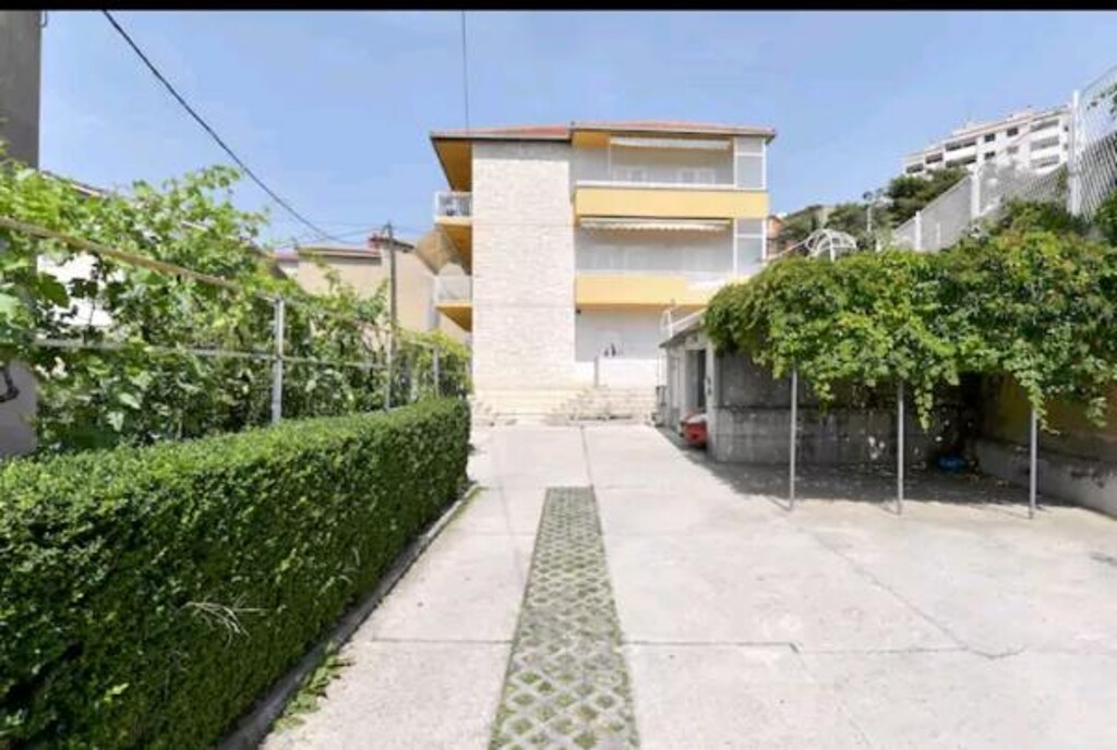 Image 3813894 - 1