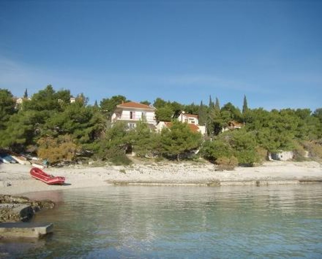 Image 3811592 - 7