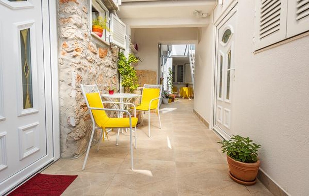 Image 3814826 - 22
