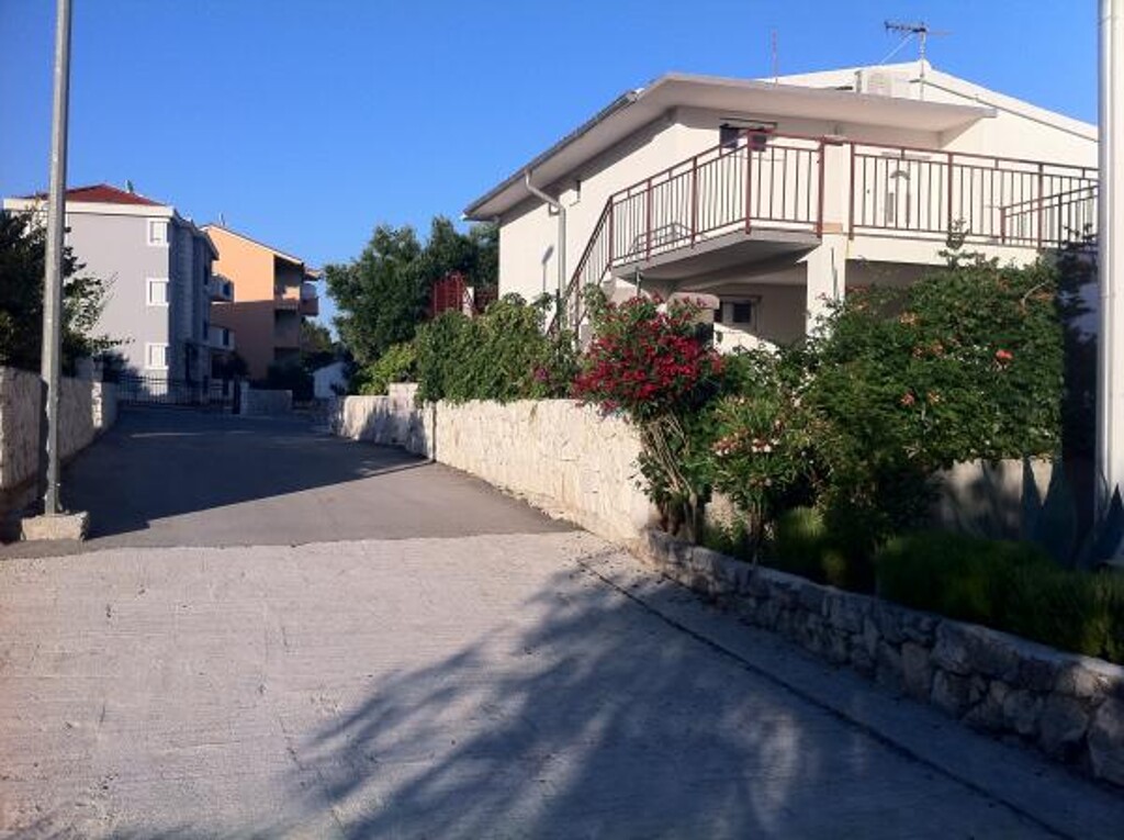 Image 3811977 - 21