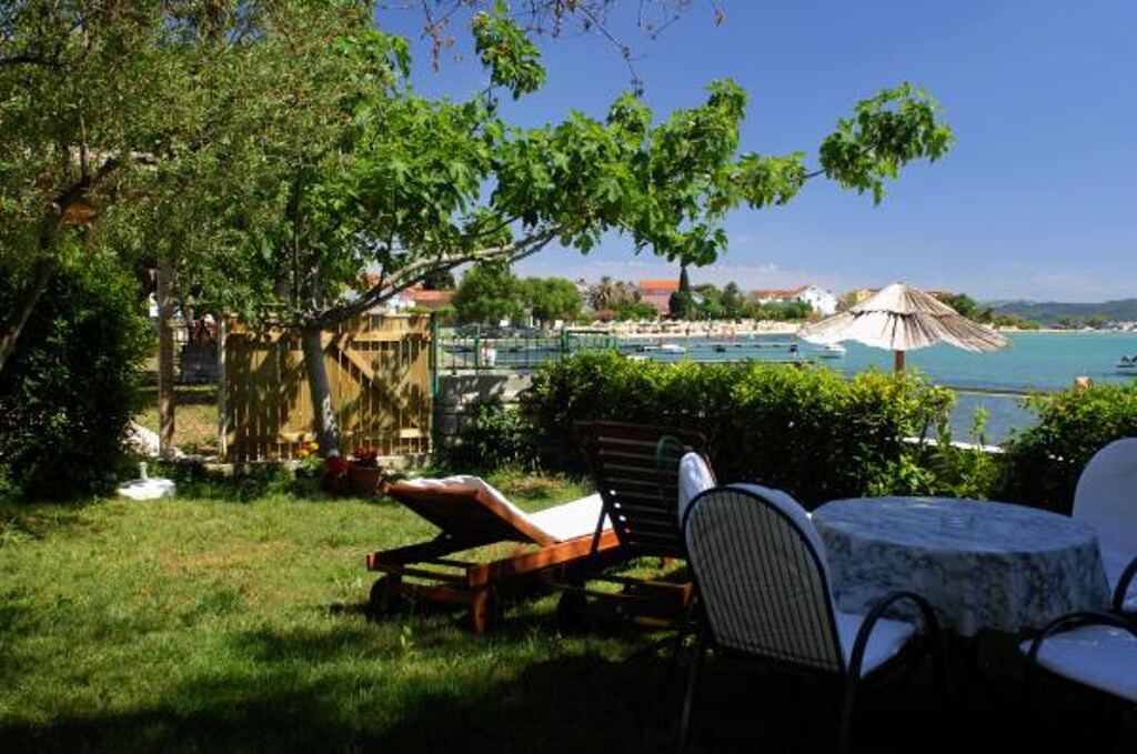Image 3811817 - 6