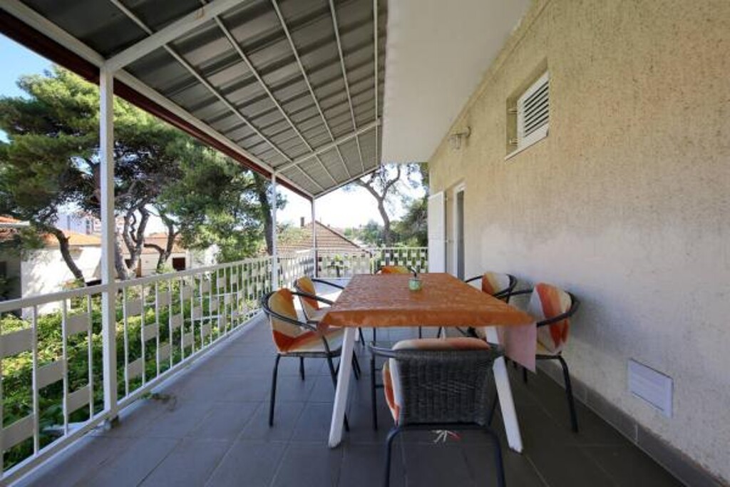 Image 3810573 - 7