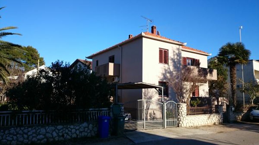 Image 3838552 - 3