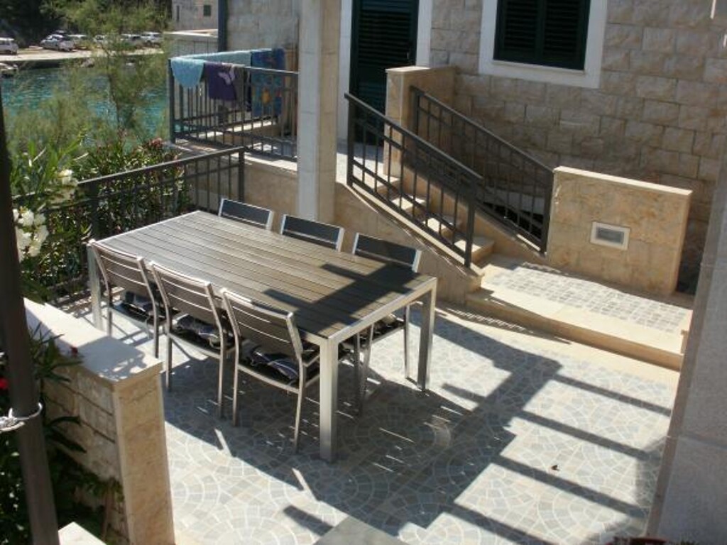 Image 3813829 - 5