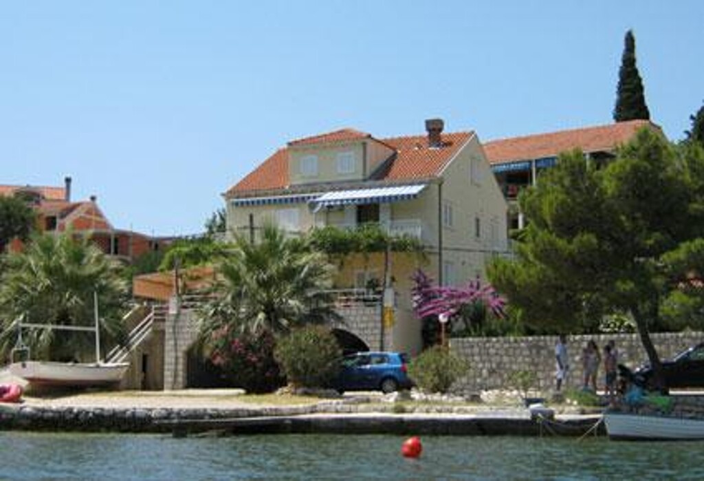 Image 3811835 - 1