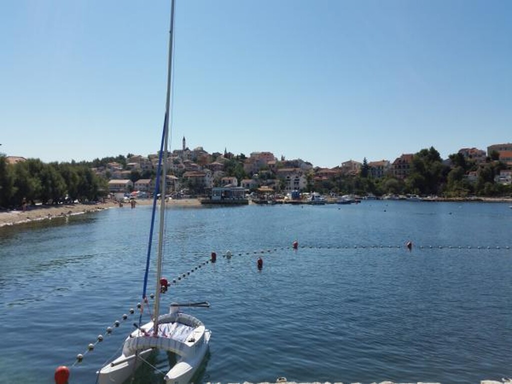 Image 3811844 - 5