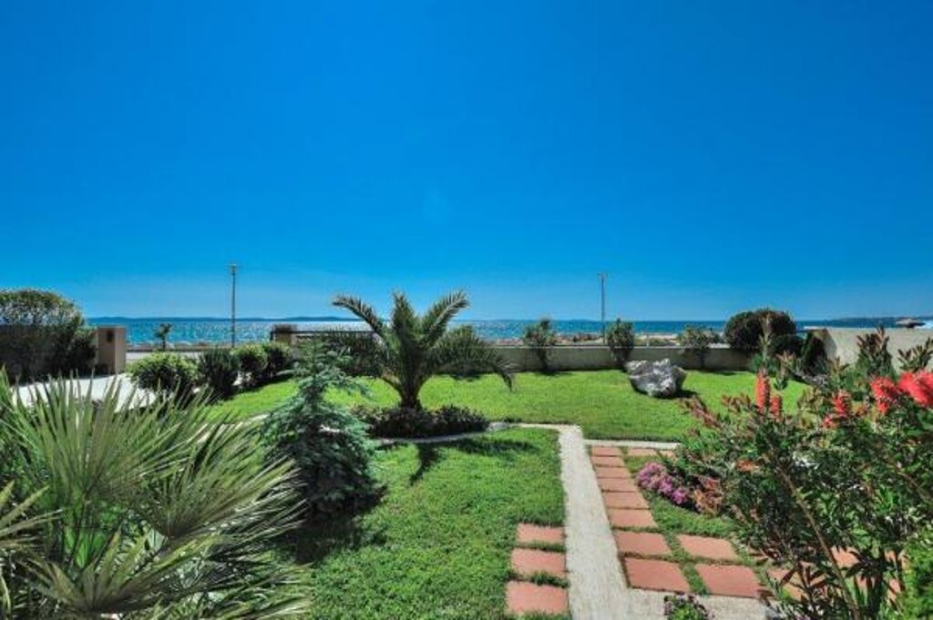 Image 3813772 - 2