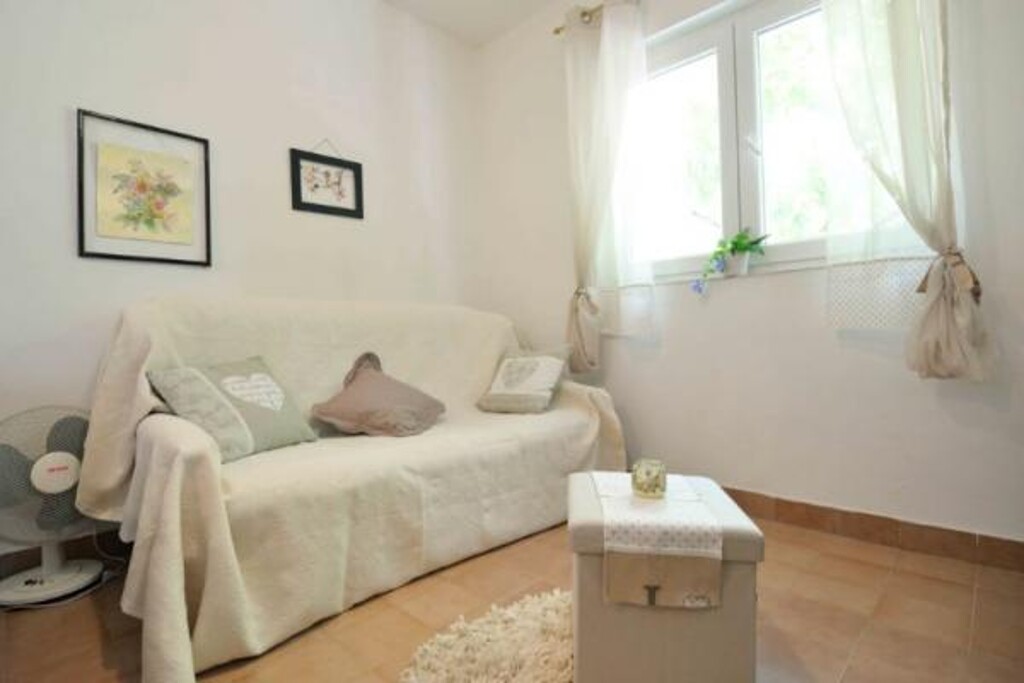 Image 3812738 - 7