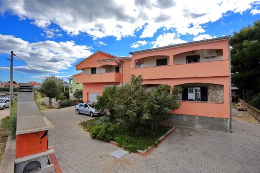 Image 3813800 - 1