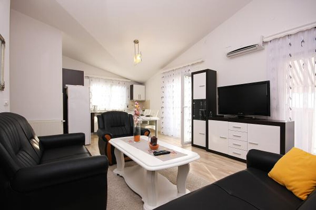 Image 3813789 - 9