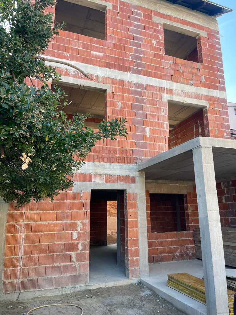 Image 12