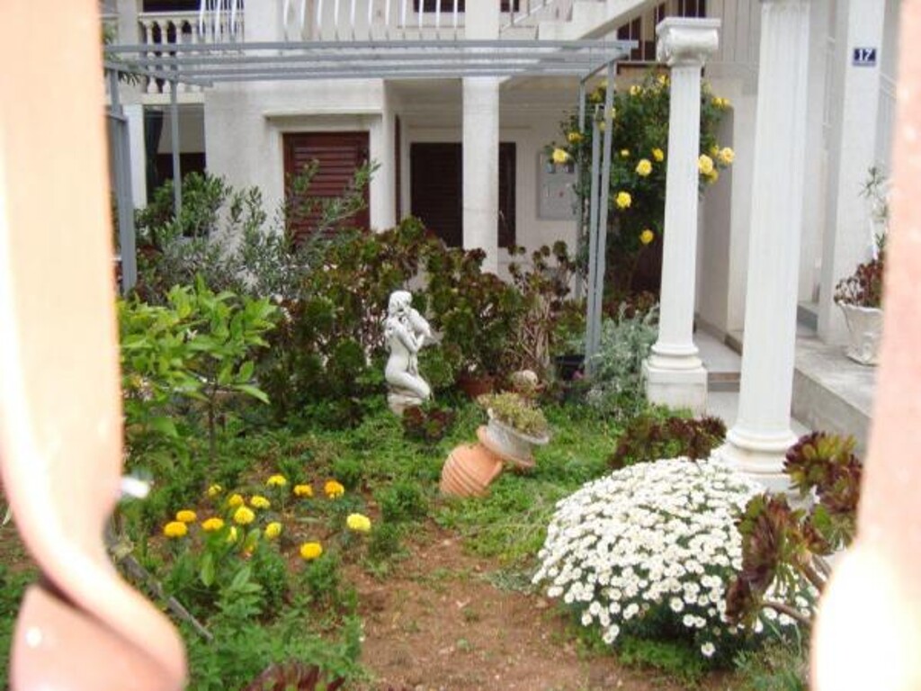 Image 3811880 - 3