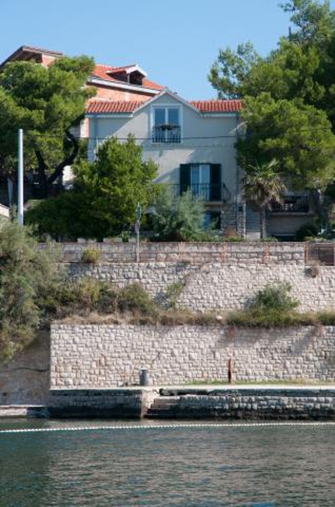 Image 3814511 - 9
